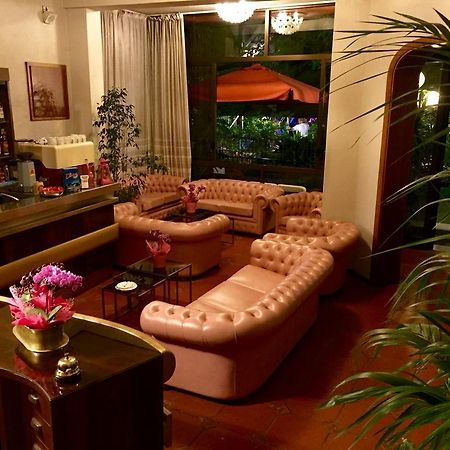 Meuble Lariana Hotel Белариа-Игеа Марина Екстериор снимка